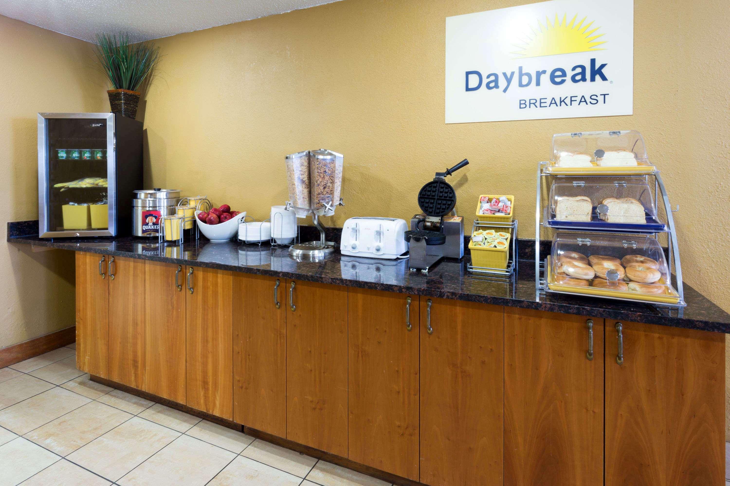 Days Inn & Suites By Wyndham Northwest Indianapolis Luaran gambar