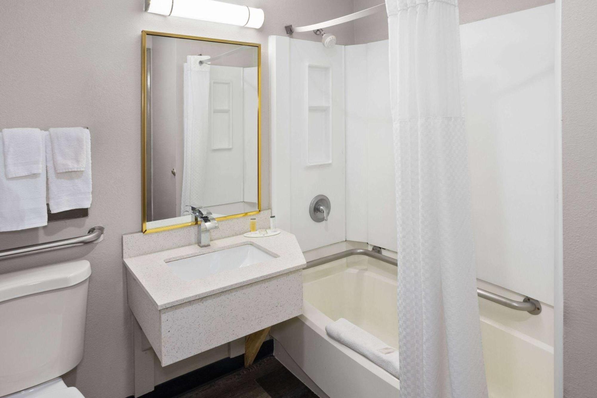Days Inn & Suites By Wyndham Northwest Indianapolis Luaran gambar